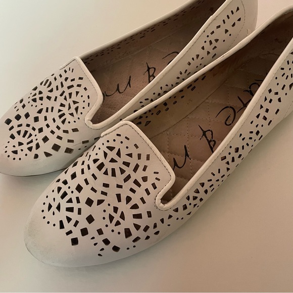 💚3/$15💚 KATE & MEL | Size 38 | white cut out pattern ballet slippers/ loafer - Picture 1 of 5